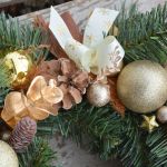 Wianek sztuczny Bożonarodzeniowy złoty - wstążki