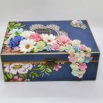 Szkatułka pełna kwiatów  - szkatułka