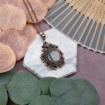 Miedziany ozdobny wisiorek z labradorytem i zielonym kwarcem #561 - 