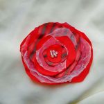 Broszka kwiat  czerwony z paskami - broszka przypinka kwiat czarwony