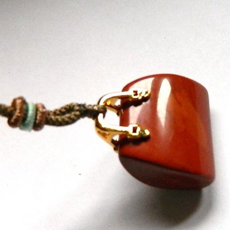 Wisiorek - torebka, mokait czerwony, jaspis