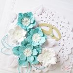 Kartka ŚLUBNA z niebieskimi kwiatami - Kartka ślubna z biało-niebieskimi kwiatami