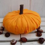 Duża pomarańczowa dynia - jesienna dekoracja - 