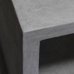 Nowoczesna ława z betonu architektonicznego - detal ława z betonu architektonicznego