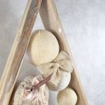 Drewniana choinka z palet HandMade w bielach LED 82 cm 2 - 