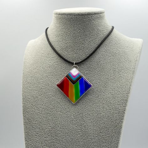 Wisiorek tęczowy pride z żywicy pend 004