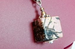 Rodonit naturalny, kamień równowagi - wisiorek dla minimalistki