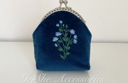 Portmonetka welurowa damska Kwiat lnu haftowana ręcznie