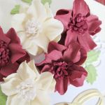 Kartka W DNIU ŚLUBU kremowo-bordowa - Kartka ślubna z kremowo-bordowymi kwiatami