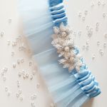Podwiązka ślubna niebieska tiulowa kwiaty 3D - 