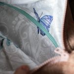 Pudroworóżowy plecak kurierski z suwakiem - 