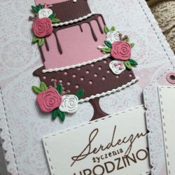 Kartka urodzinowa z tortem truskawkowo-czekoladowym