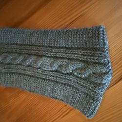 Opaska na głowę koloru zielonego