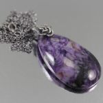 Czaroit i srebro - wisior na łańcuszku - 