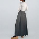 Szara spódnica maxi z ozdobnymi kontrafałdami - 