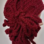 Elegancka czapka z kwiatem - 