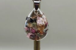 Wisiorek z żywicy z naturalnymi suszonymi kwiatami - Kwiatowa Kropla