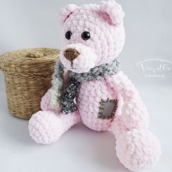 Różowy misiek w szaliczku