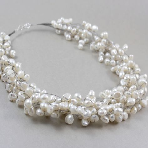 Perły w oplocie i srebro - piękny naszyjnik