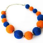 Komplet z filcu niebiesko pomarańczowy - Korale