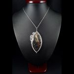 Opal, Srebrny wisior z opalem dendrytowym - srebrny wisior wire wrapped