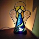 Lampion Anioł Jeremiel - efekt podświetlenia