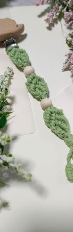 Zawieszka do smoczka lub gryzaka JEŻ, liście