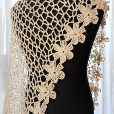 Szal mgiełka z kwiatami