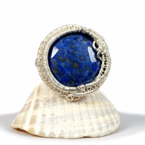 Lapis, Srebrny pierścionek z lapis lazuli
