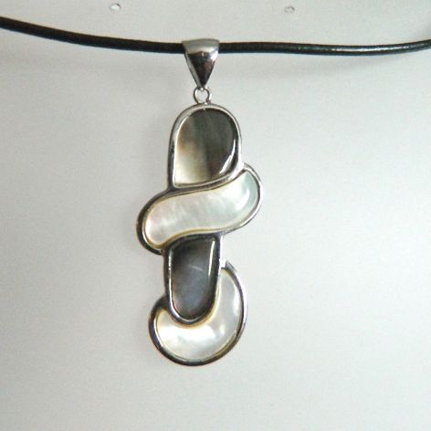 Muszla abalone, oryginalny wisiorek o fantazyjnym kształcie