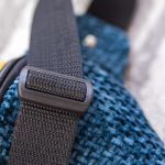 Lazurowa nerka z weluru z miodową klapą – unikatowa nerka handmade - 