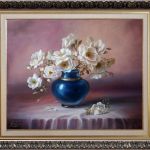 Białe Róże w niebieskim Wazonie, obraz olejny ręcznie malowany - do biura