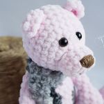 Różowy misiek w szaliczku - 