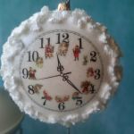 Ośnieżone Zegary - medalion 10cm - Ośnieżone bawełnianą imitacją śniegu