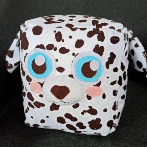 Pluszowy piesek kostka maskotka handmade