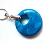 Niebieski agat szalony, delikatny wisiorek, kółko, donut - 