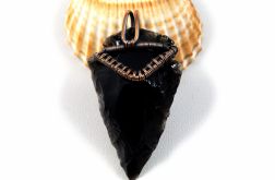 Smocze szkło miedziany wisior z obsydianem