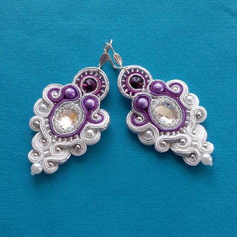 Biało-fioletowo-srebrzyste