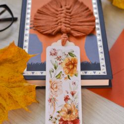 Zakładka hand made z chwostem w kształcie liścia z motywem jesieni