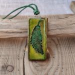 Leśna Paproć – ręcznie malowany wisiorek z glinki - 2