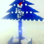 Drewniana choinka w kolorze niebieskim led - 