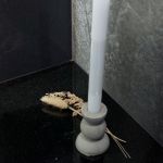 Świecznik na wysokie świeczki z betonu MR handmade - Że świecą