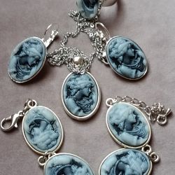 Dziewczyna w kapeluszu - kamea - komplet biżuterii