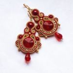 Kolczyki sutasz w kolorze Czerwono-złotym - 