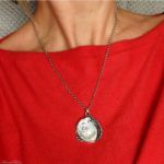 Naszyjnik srebrny z perłą słodkowodną i listkiem - Srebrny z perłą