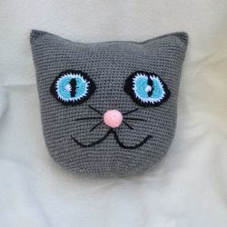 Szydełkowa poduszka dla dziecka -szary kotek