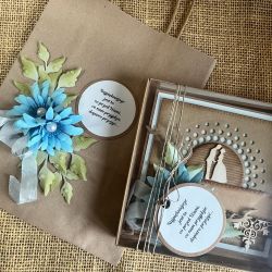 213,Kartka w pudełku na ślub w stylu rustykalnym z torebką