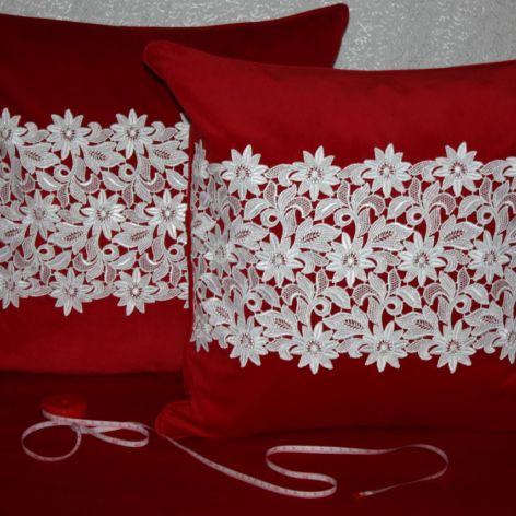 2 czerwone poszewki na poduszki 50x50 cm