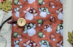 Wodoodporne etui na książkę: kolorowe grzybki