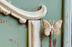 Ręcznie malowana szafka, oryginalny uchwyt, motyl, romantyczna